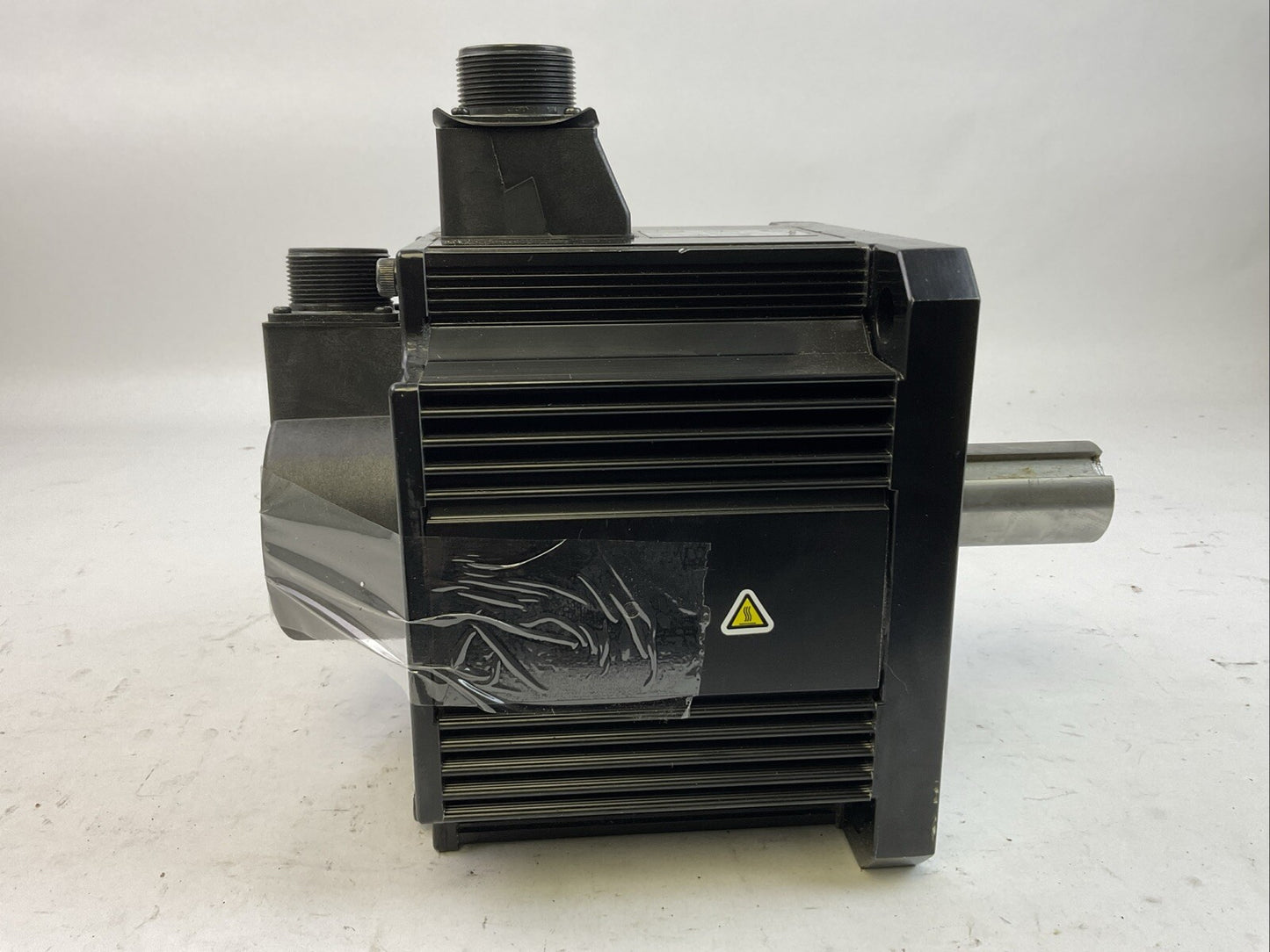 PANASONIC MHMA202P1G AC SERVO MOTOR 200VAC 2000 R/MIN MISSING SCREWS