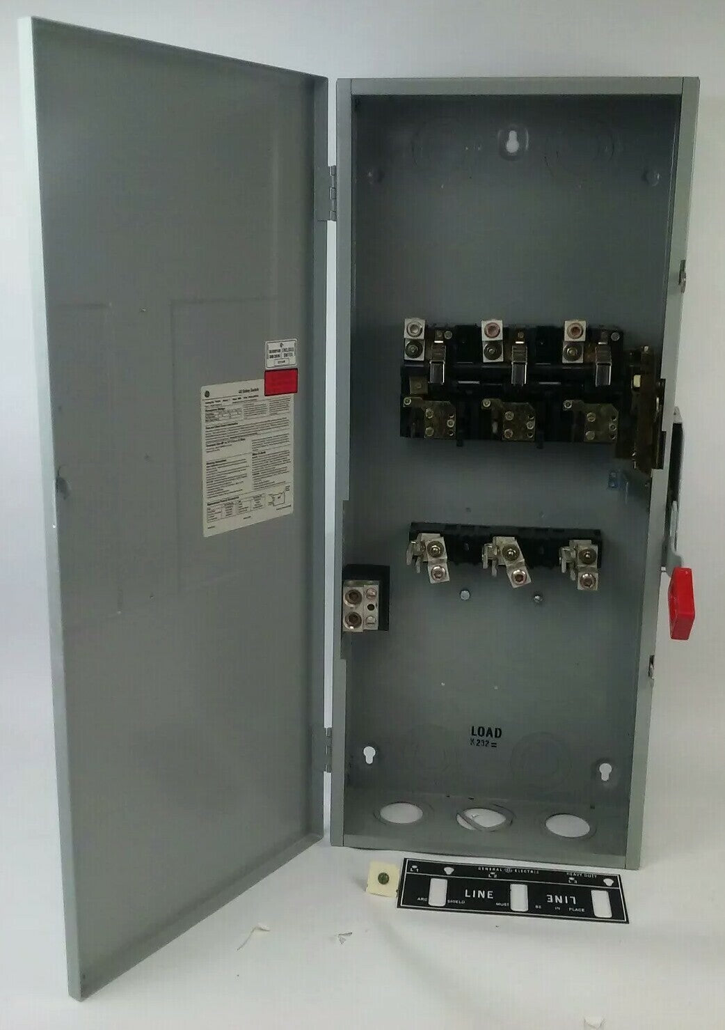GE TH4324 MODEL 7 FUSIBLE SAFETY SWITCH 3P 200A 240V 60HP TYPE 1 INDOOR