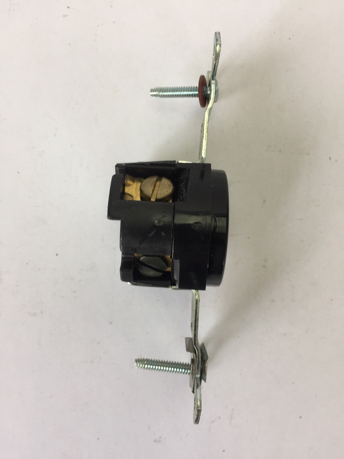 HUBBELL HBL4710 TWIST-LOCK SINGLE RECEPTACLE 15A 125V 2 POLE