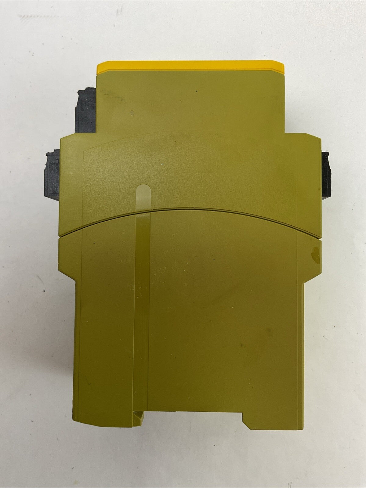 PILZ P2HZ X1P 24VDC 3N/O 1N/C 2SO SAFETY RELAY