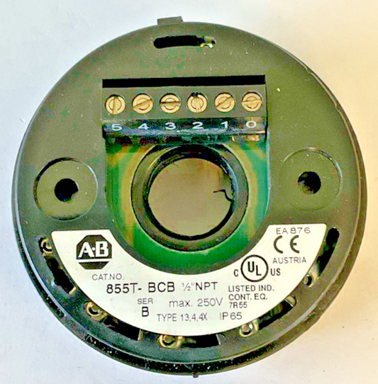 ALLEN BRADLEY 855T-BCB 1/2"NPT MOUNTING BASE 250V SER.B