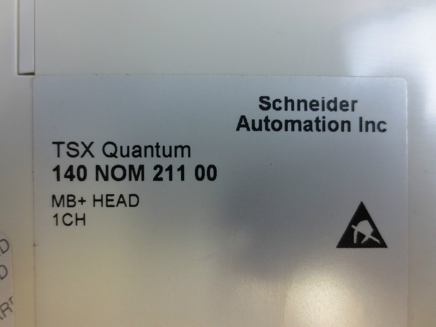 SCHNEIDER AUTOMATION TSX QUANTUM - 140 NOM 211 00 - MODBUS PLUS