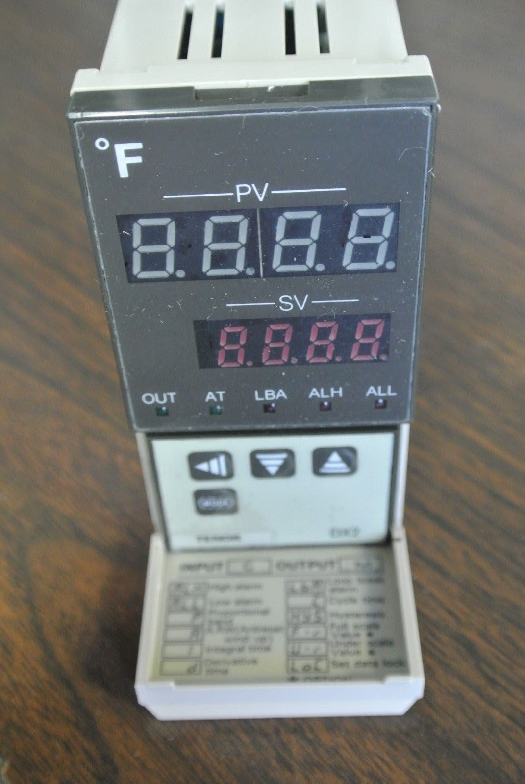 TENOR CONTROLS / HAN YOUNG DX2-CMWN - TEMPERATURE CONTROLLER - NEW SURPLUS