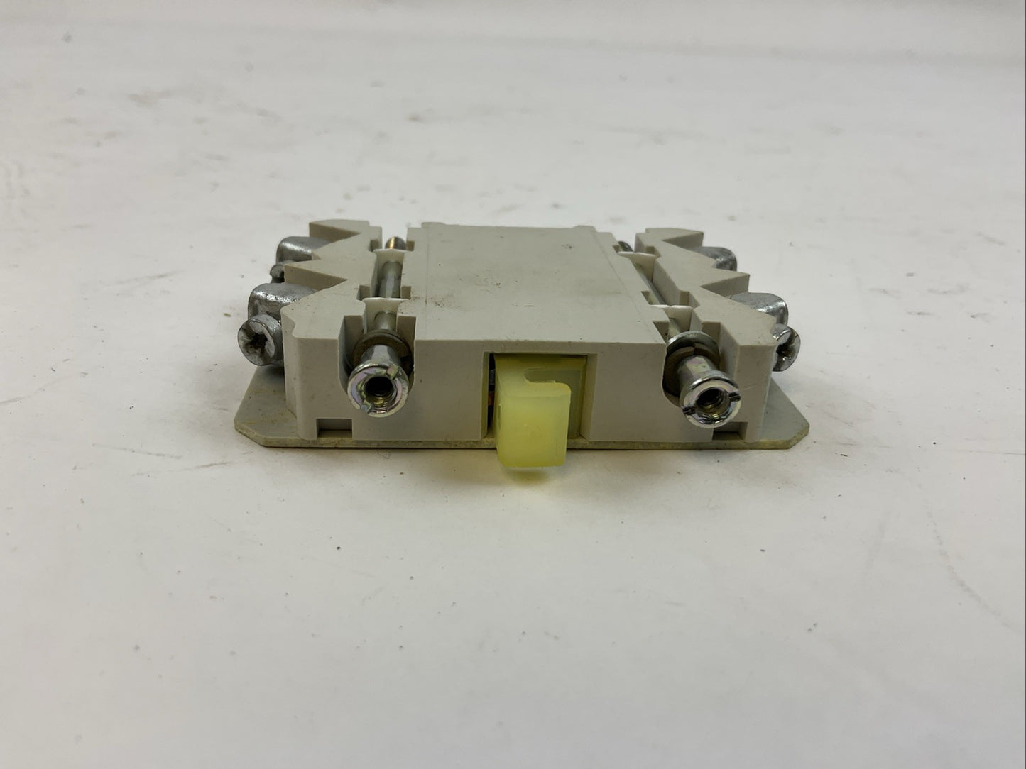 CUTLER HAMMER C320KGS22 SER A2 FREEDOM SERIES AUXILIARY CONTACTS 1 N.O-1 N.C.