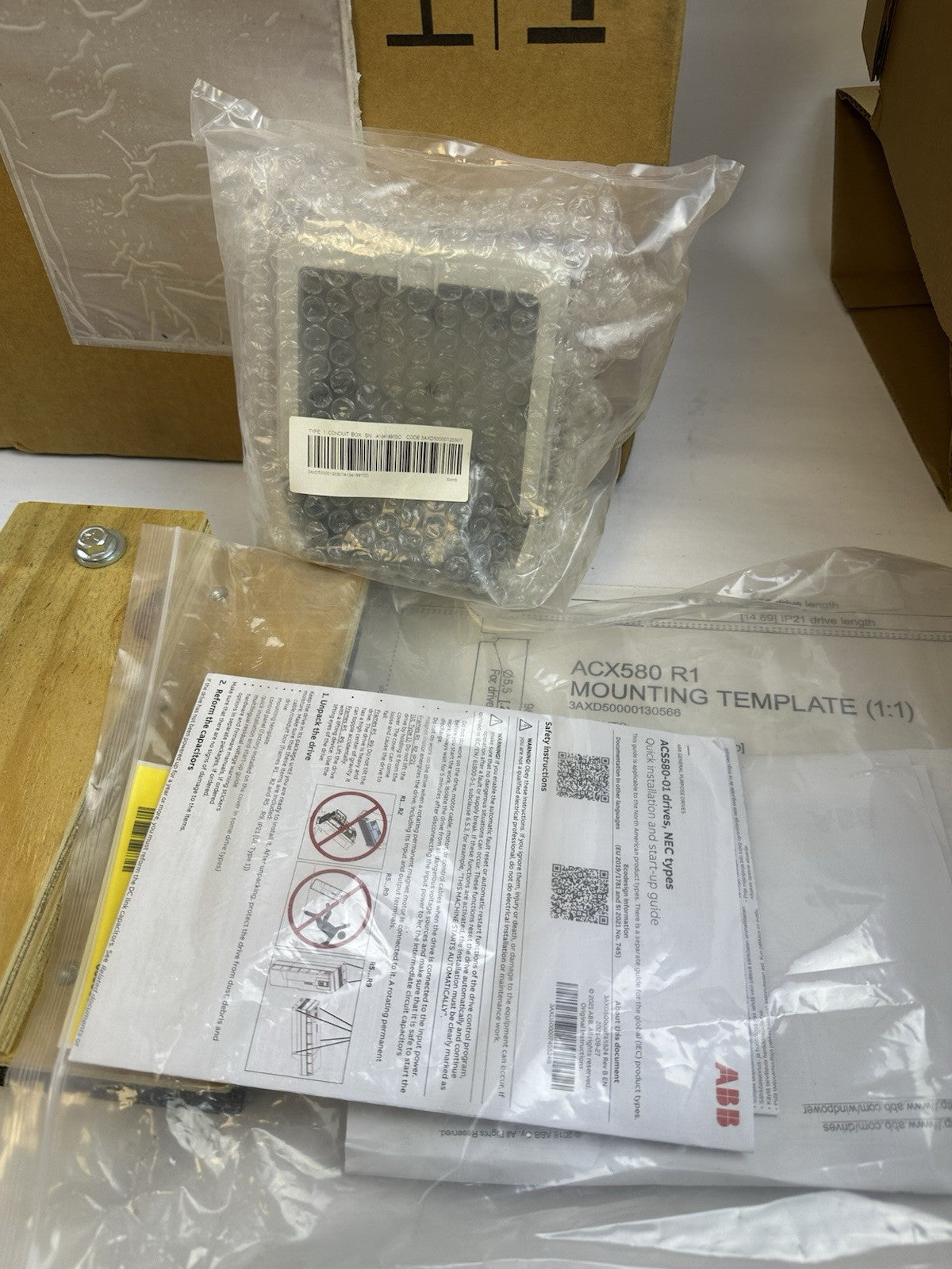 ABB ACS580-01-04A8-4 VFD VARIABLE FREQUENCY DRIVE 3HP 2.2KW 3PH 400-480VAC 4.8A