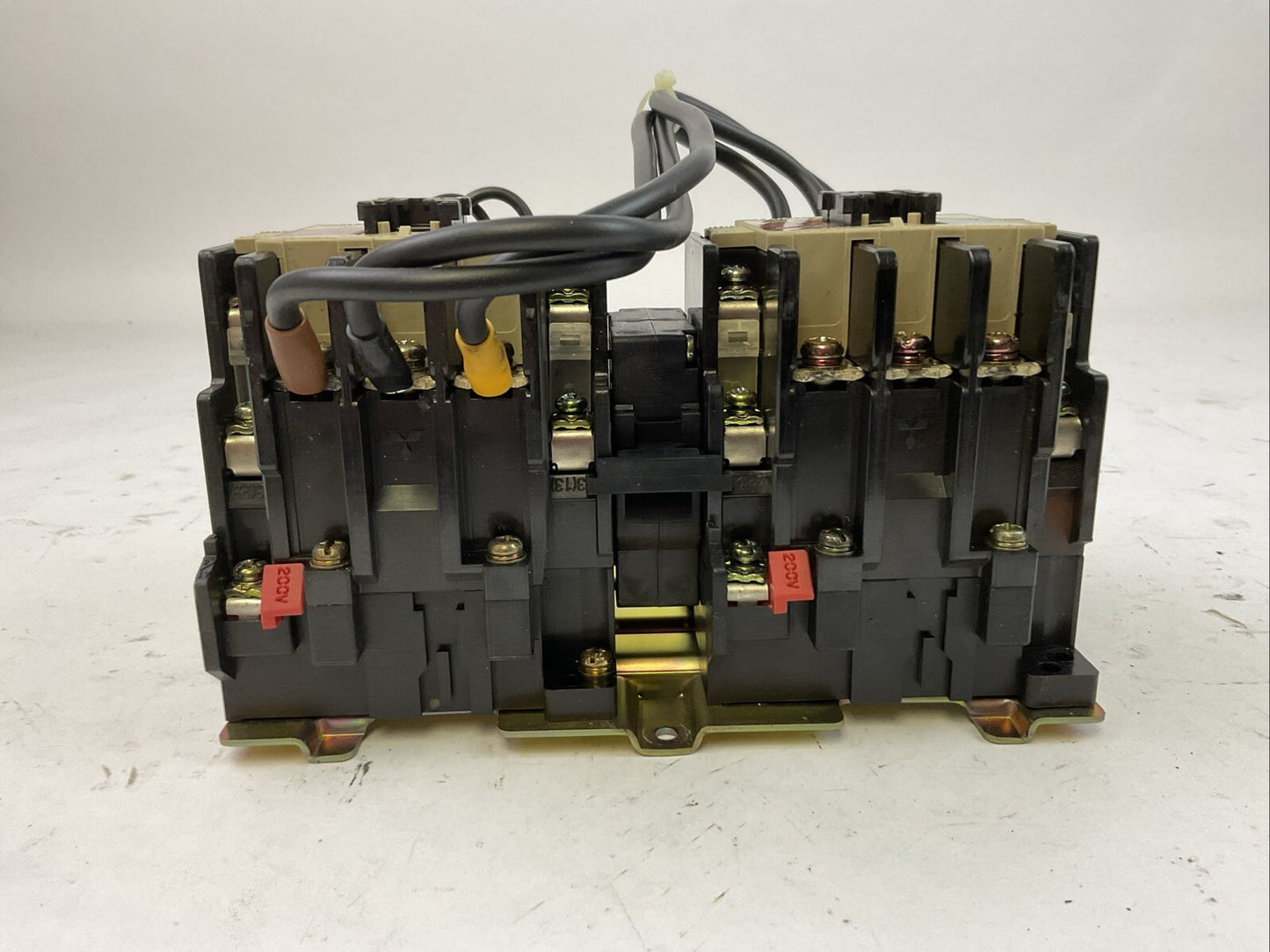 MITSUBISHI REVERSING CONTACTOR S-K35 60A COIL 200V