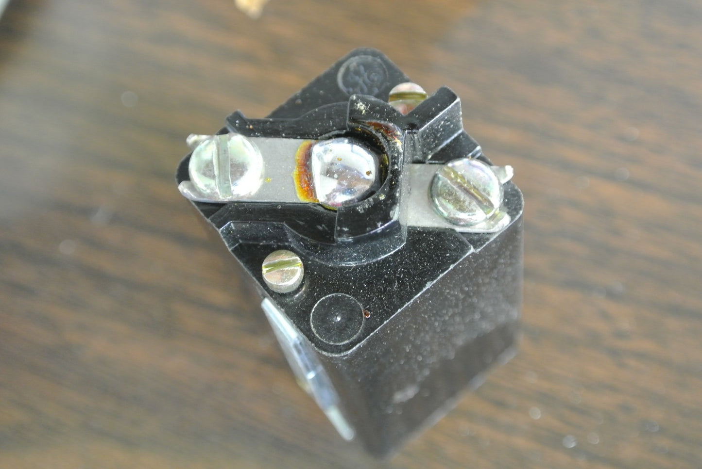 GE CR103C3202 - SQUARE INDICATING LIGHT - RED LENS - 125V AC/DC - NEW SURPLUS