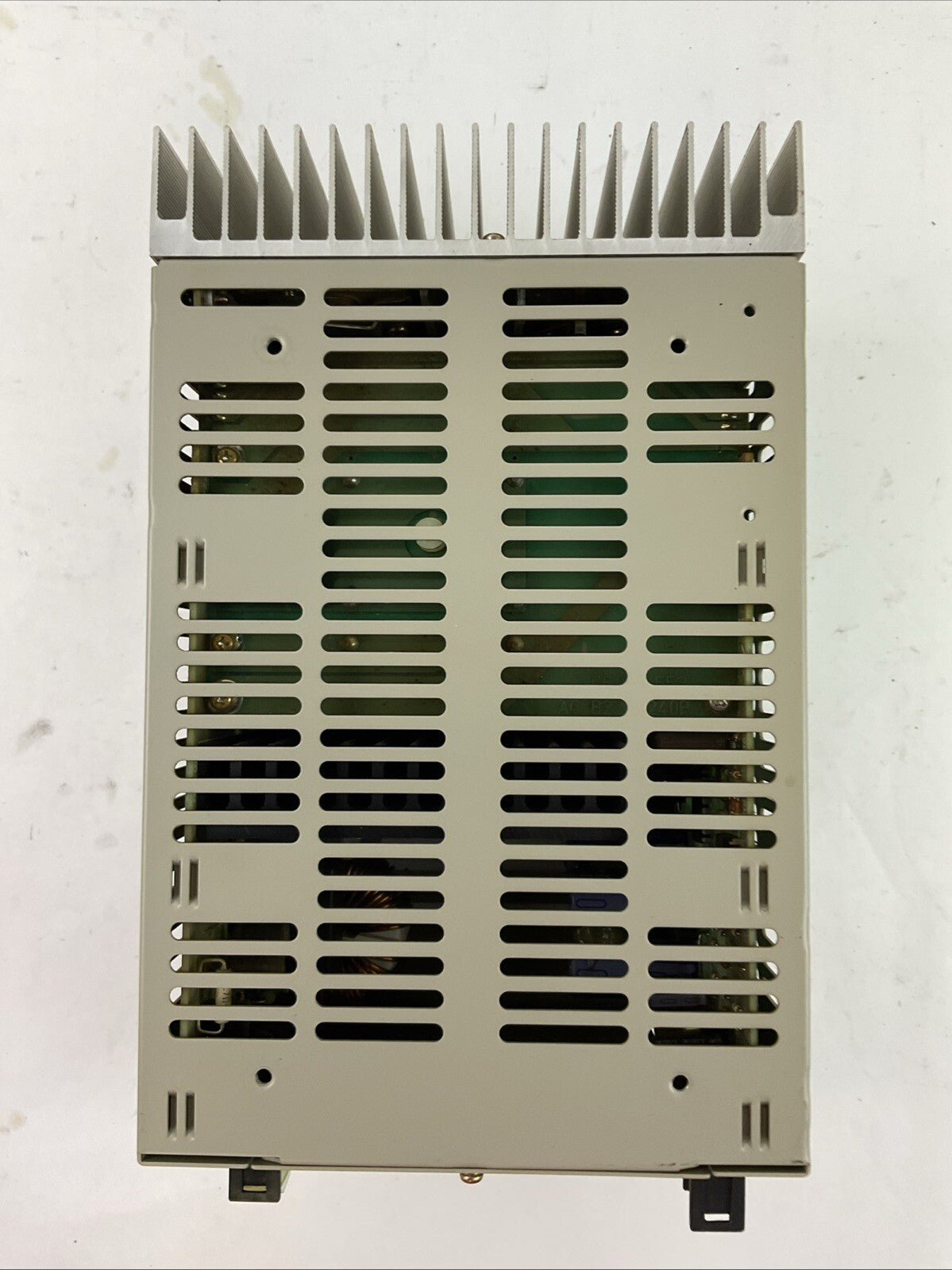 OMRON S82F-2424P POWER SUPPLY OUTPUT 24VDC 10A INPUT 100-120/200-240VAC 11A