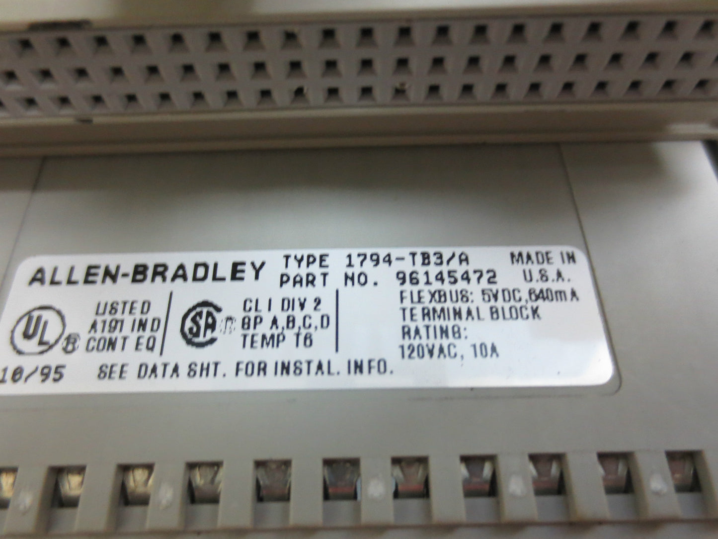 ALLEN-BRADLEY 1794-TB3/A FLEXBUS TERMINAL BLOCK & 1794-OAB/A OUTPUT MODULE