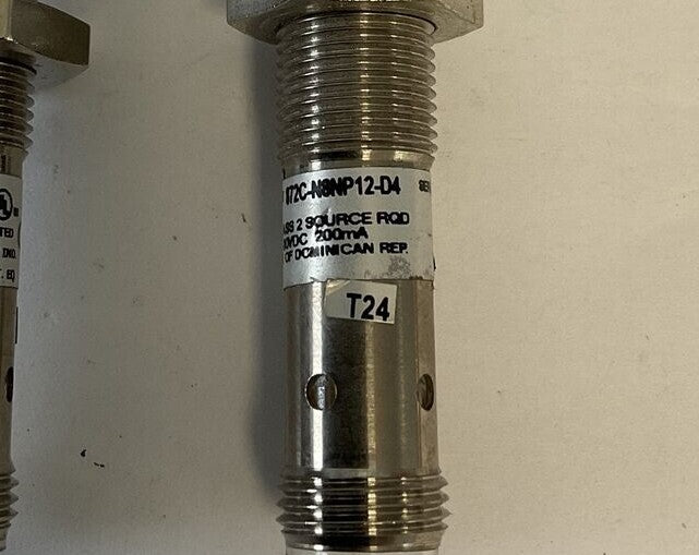 ALLEN BRADLEY 872C-N8NP12-D4 INDUCTIVE PROXIMITY SENSOR SER.D 30VDC***LOTOF2***