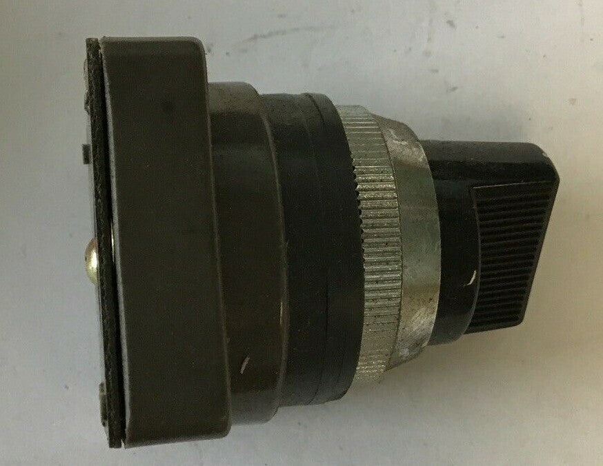 IDEC ASS-300-B SELECTOR SWITCH ***LOTOF25***