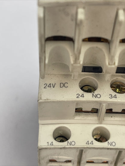 TELEMECANIQUE CAD50BD CONTACTOR 10A 600VAC COIL 24VDC LADN22 LA1 DN22 AUXILIARY