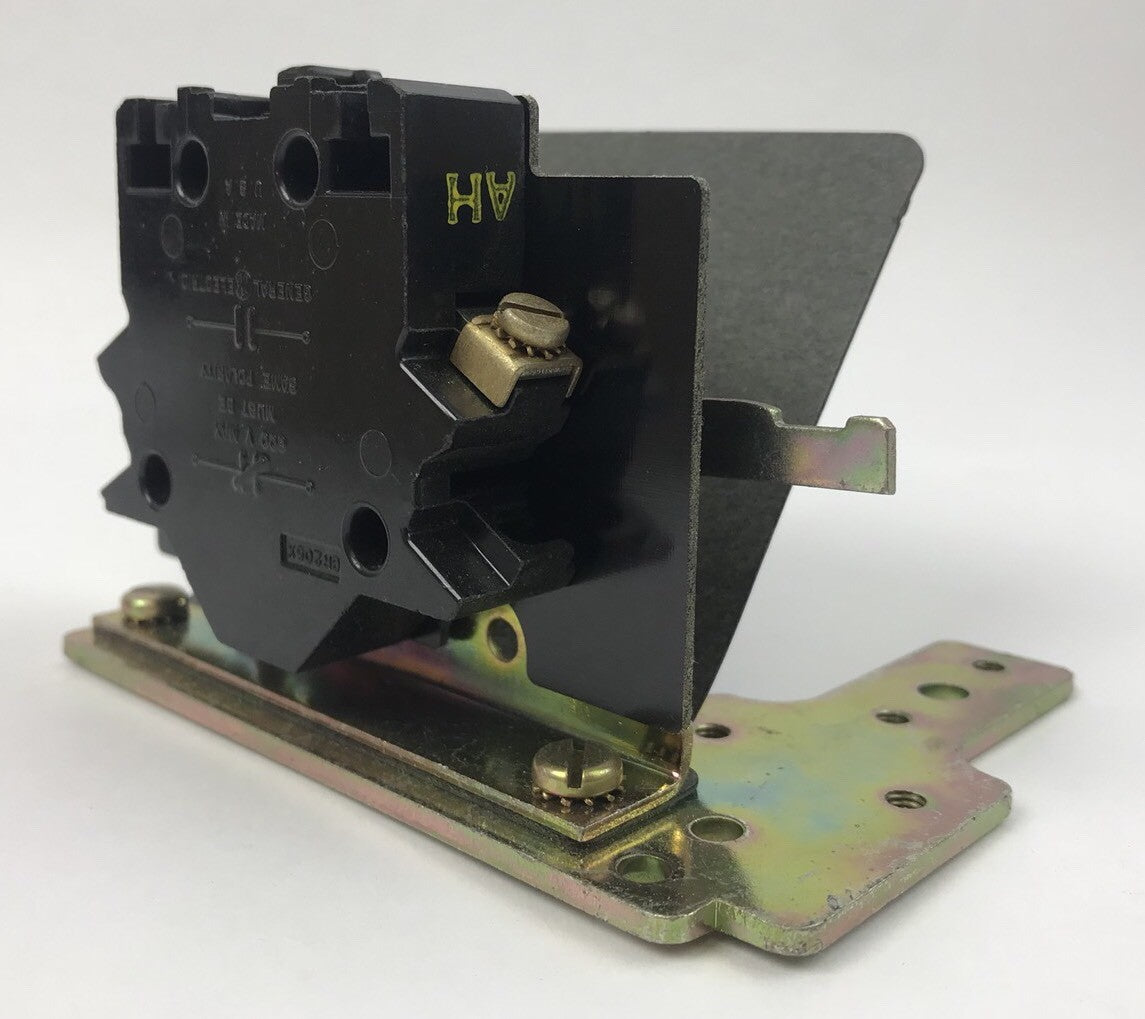 GE CR205X300A AUX CONTACT KIT 1 NO FOR CR205-208 DEVICES NEMA SIZE 3
