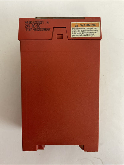 ALLEN BRADLEY MINOTAUR MSR7R 440R-D23021 24V 2 HAND CONTROL LOGIC UNIT RELAY