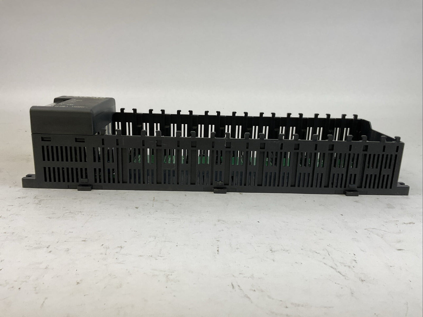 AUTOMATION DIRECT D2-09B-1 POWER SUPPLY 9-SLOT RACK 110/220VAC OUT 24VDC KOYO