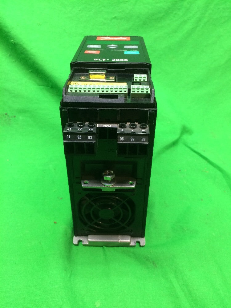 DANFOSS VLT 2800 VARIABLE SPEED DRIVE 195N1013 480V 1.9A