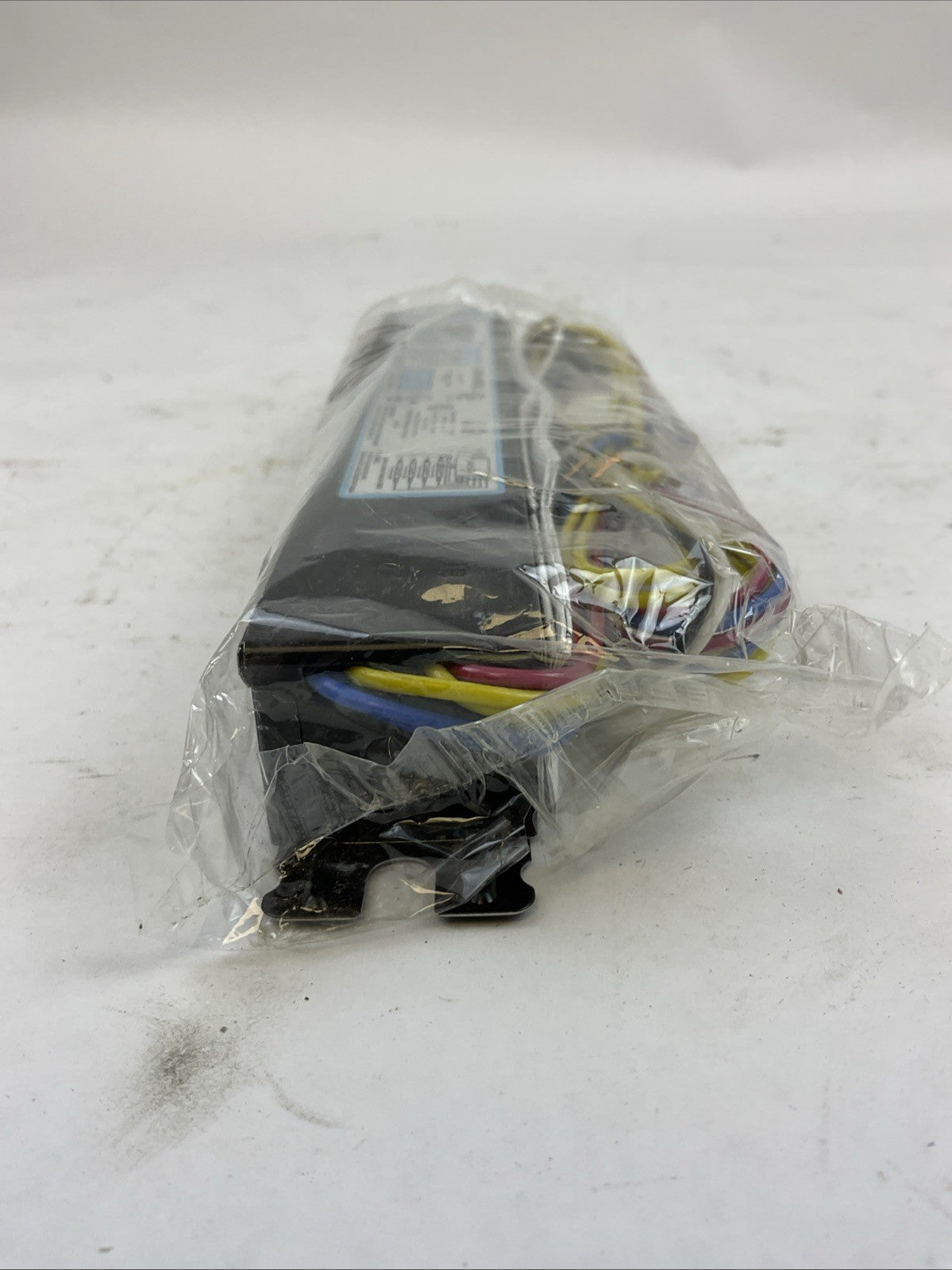 ADVANCE ICN-4P32-N INSTANT START ELECTRONIC BALLAST 120V TO 277V (LOT OF 2)