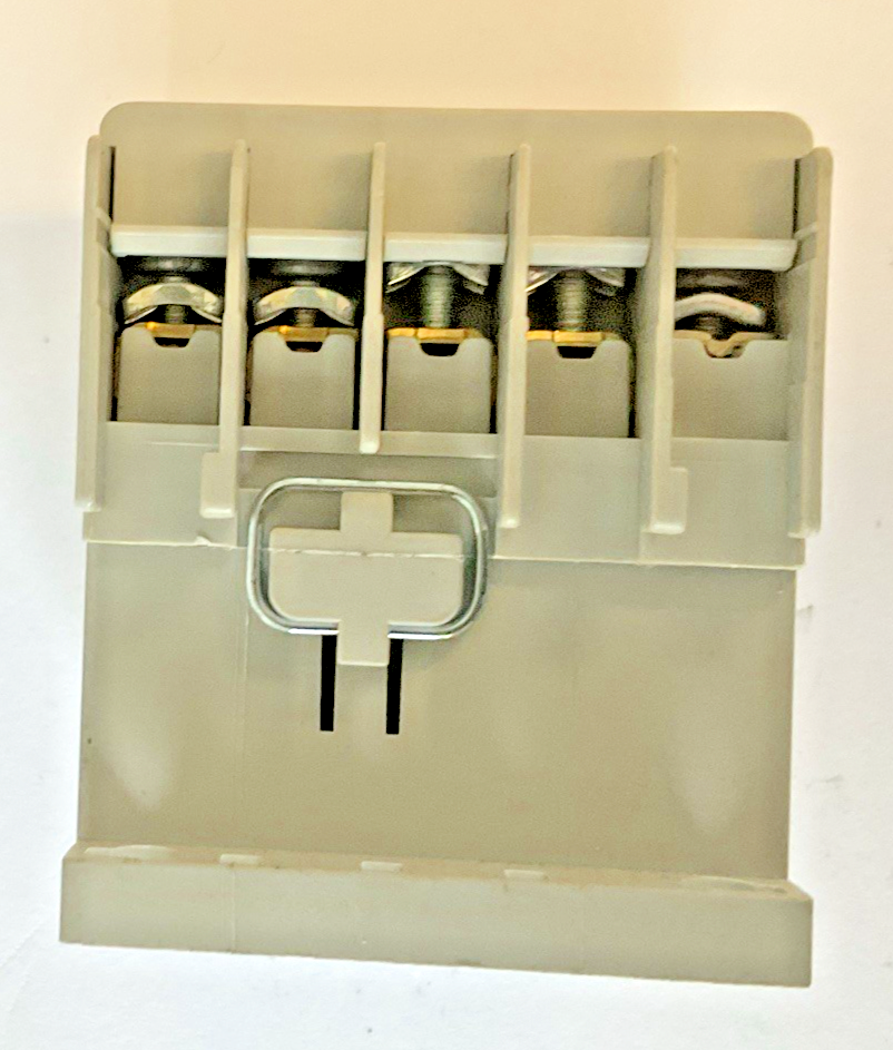 ALLEN BRADLEY 700-K22Z-*  CONTROL RELAY SER.B 600VAC 10A ****LOTOF2****
