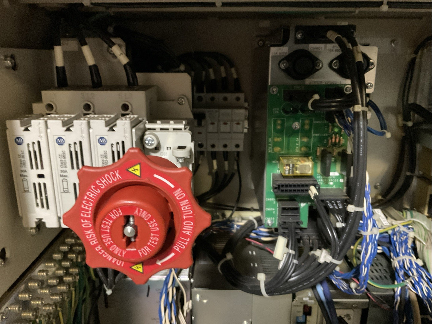 YASKAWA YR-MH00005-E10 WELDING DX100/MH5 TYPE ERDR-MH00005-B32 3PH 480V 50/60HZ