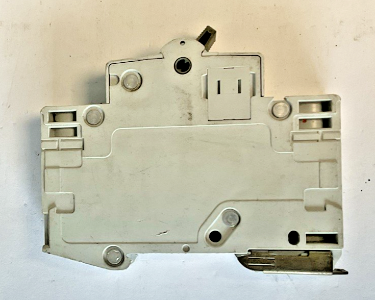 CUTLER HAMMER WMS1D10 CIRCUIT BREAKER 240VAC D10 ***LOTOF2***