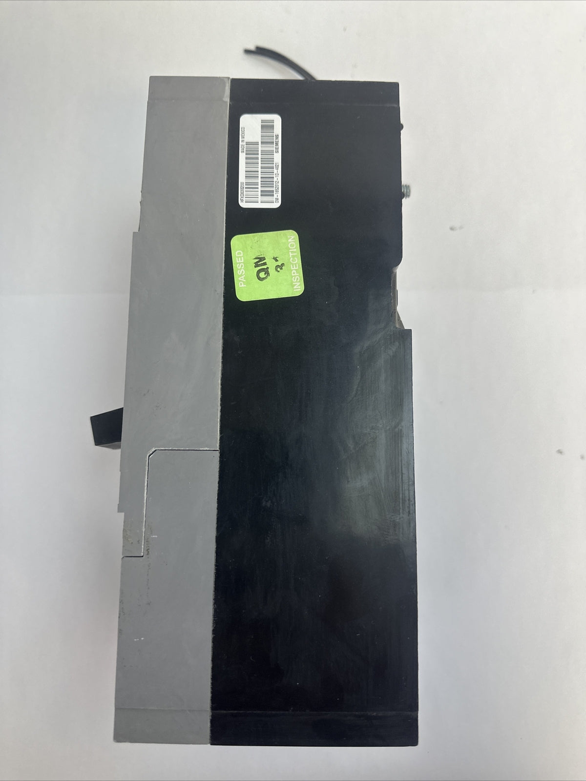 SIEMENS HFXD63B200 CIRCUIT BREAKER 3POLE 200AMP 600VAC DER A S01FD60 SHUNT TRIP