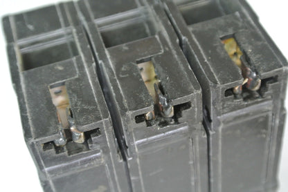 GENERAL ELECTRIC 3-POLE CIRCUIT BREAKER 20A - COMMON-TRIP
