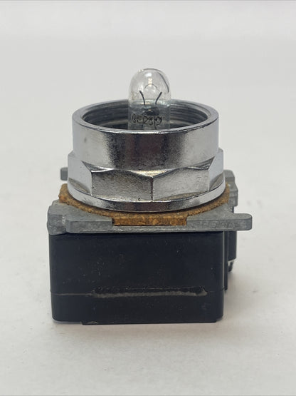 CUTLER HAMMER 10250T182 STD. IND. LIGHT TRANS. 1 HOLE MTG. 240V 50-60HZ