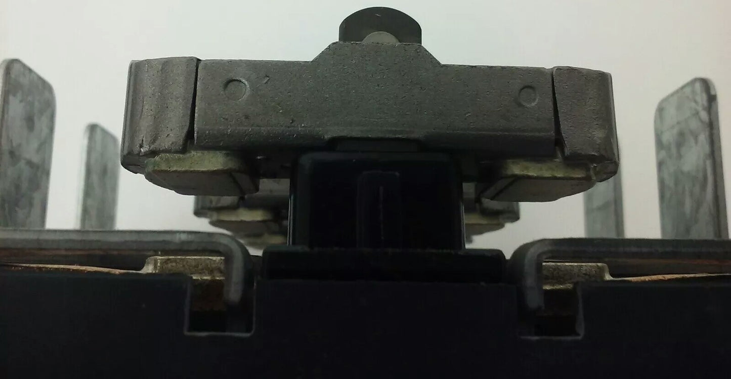 TELEMECANIQUE LC1F330 CONTACTOR,3PH,600VAC, 370A, 250HP, 120/127V 40/400HZ COIL