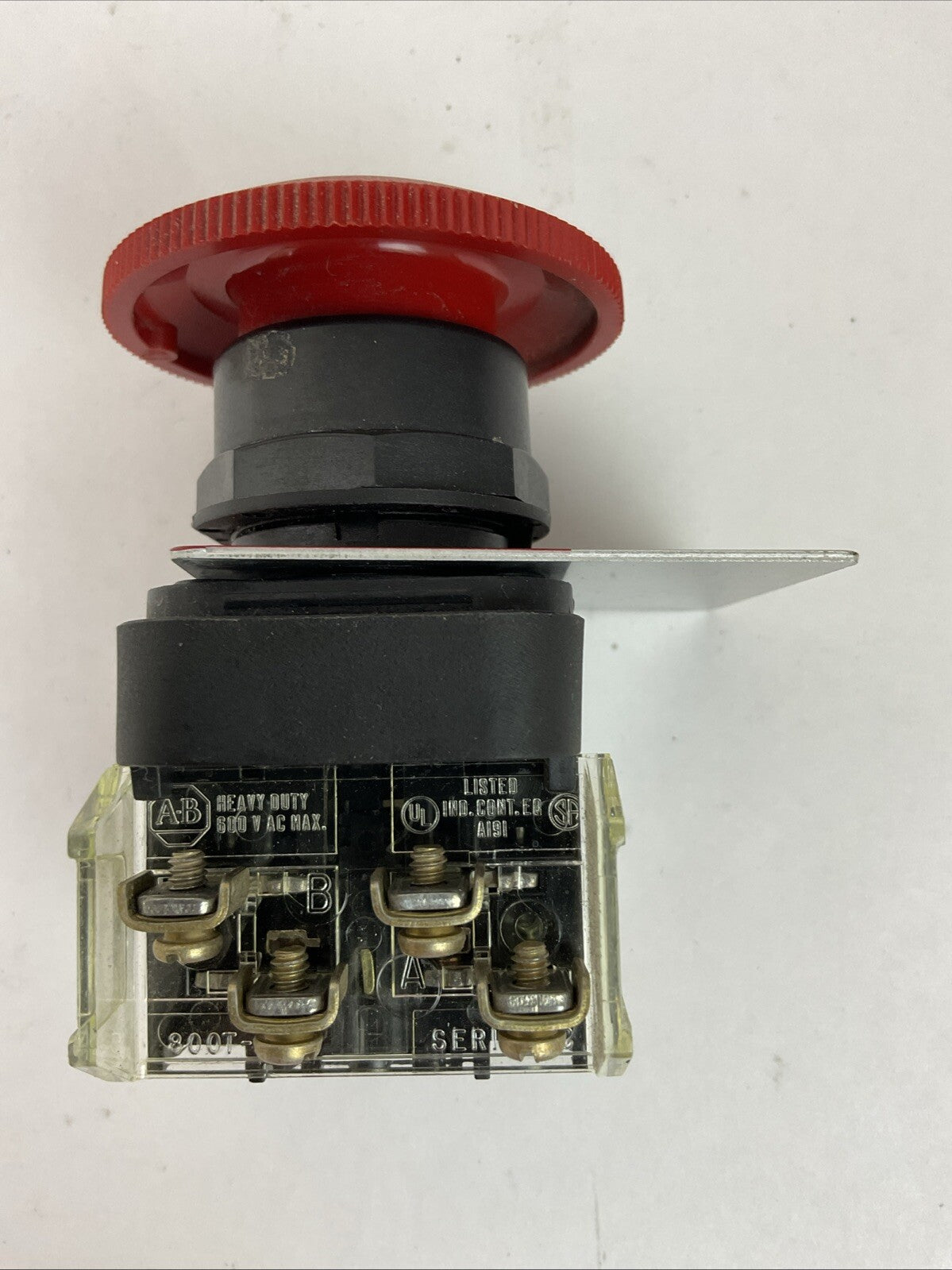 ALLEN BRADLEY 800H-FRXJT6A1 RED EMERGENCY PUSH BUTTON TWIST TO RELEASE SER F