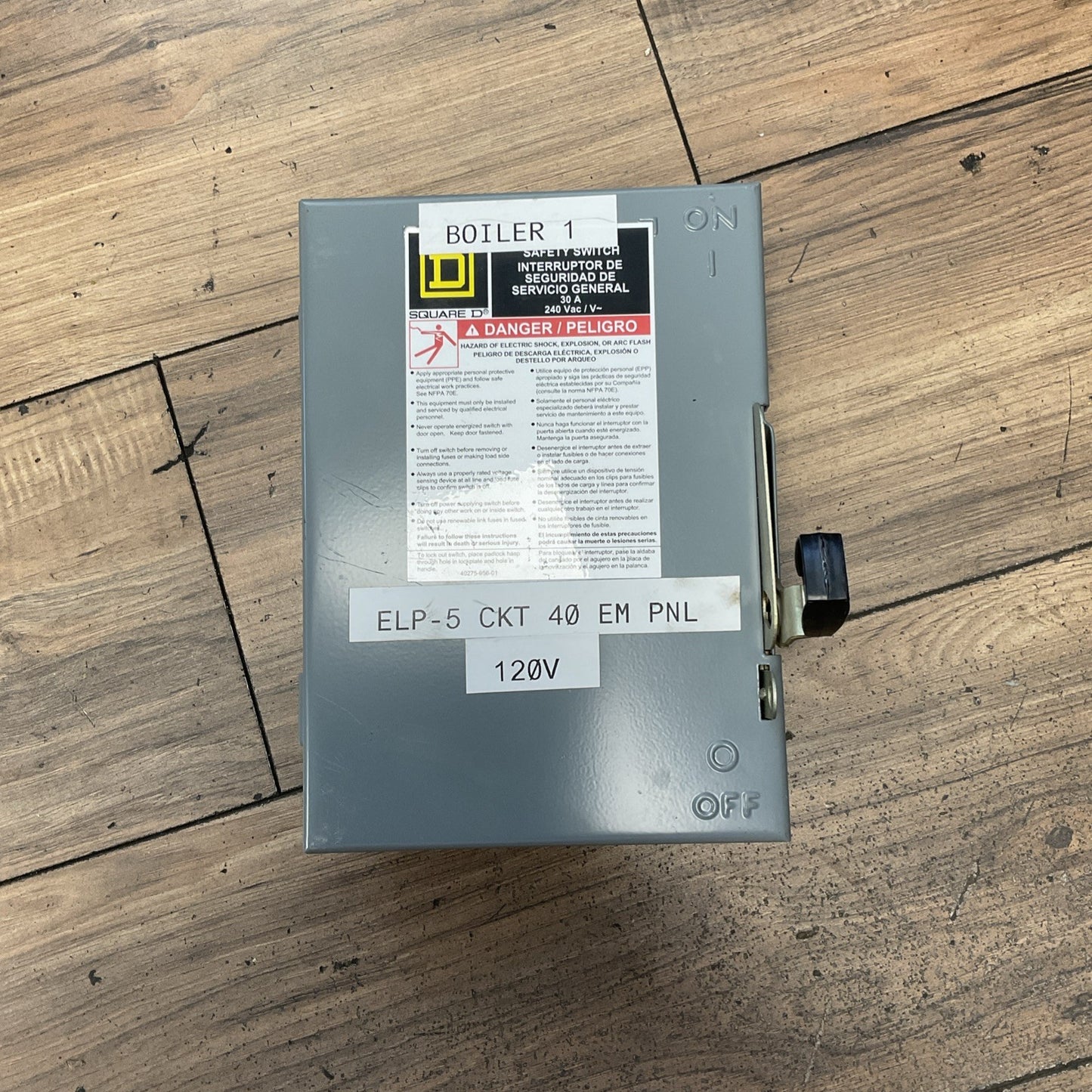 SQUARE D D221N FUSIBLE DISCONNECT SWITCH SER.E3 30A 240VAC 3PH 60HZ