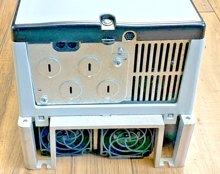 ALLEN BRADLEY 20AD014A3AYNANC0 POWER FLEX AC DRIVE 70 FRM 5.001