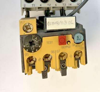 ALLEN BRADLEY 100-C09*10 CONTACTOR SER A 600VAC 9A W/ 193-BSB 22 RELAY 15-23A