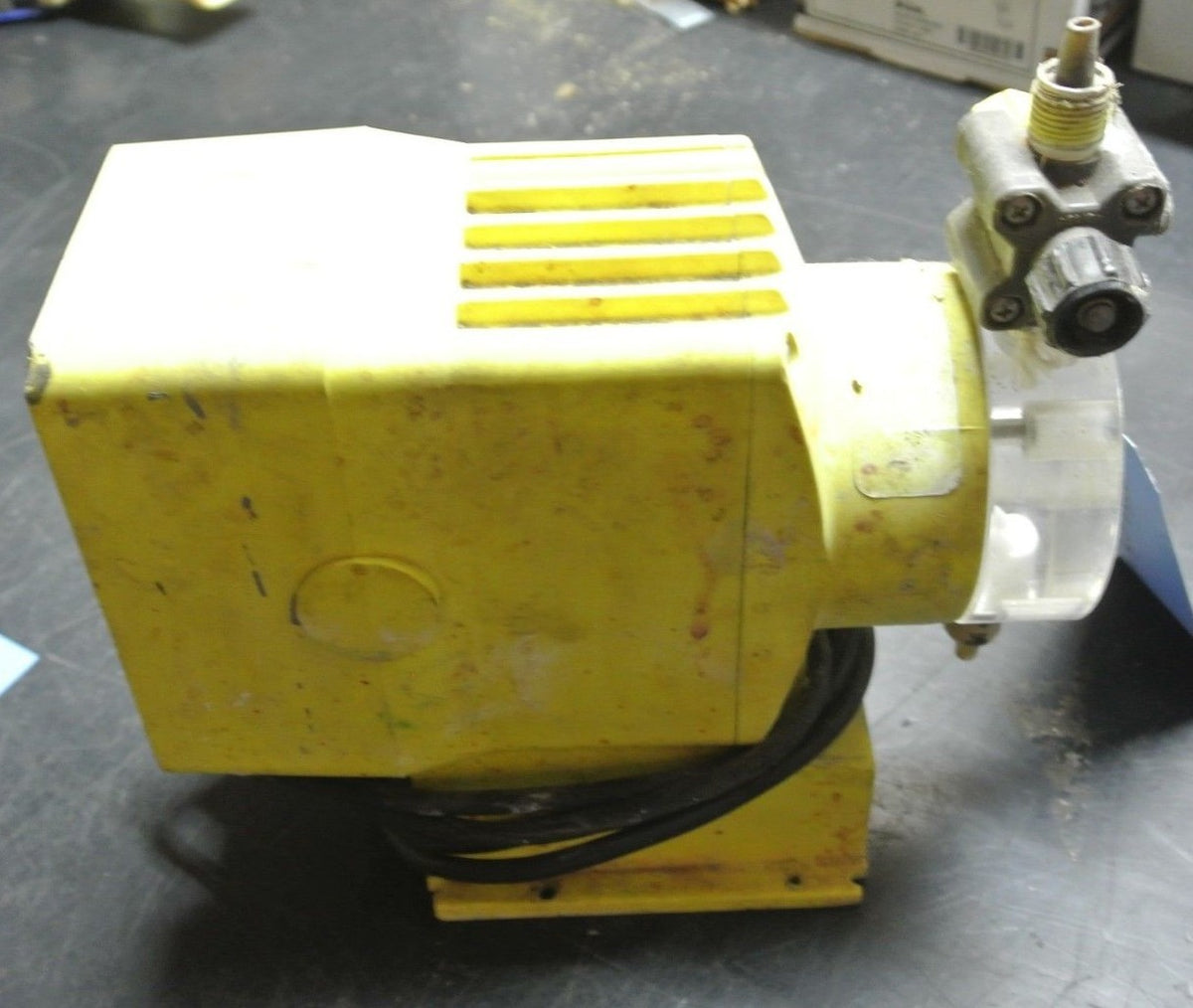 LMI MILTON ROY A151-91S ELECTROMAGNETIC DOSING / METERING PUMP 115V, 1A, 24GPD
