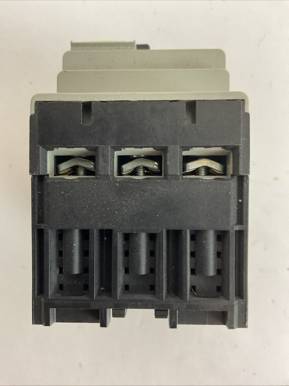ALLEN BRADLEY 140M-C2E-B40 SER C MOTOR CIRCUIT BREAKER 2.5-4.0A 140M-C-AFA11