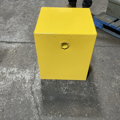 EAGLE MFG. 1904 SAFTEY STORAGE CABINET 4 GALLON