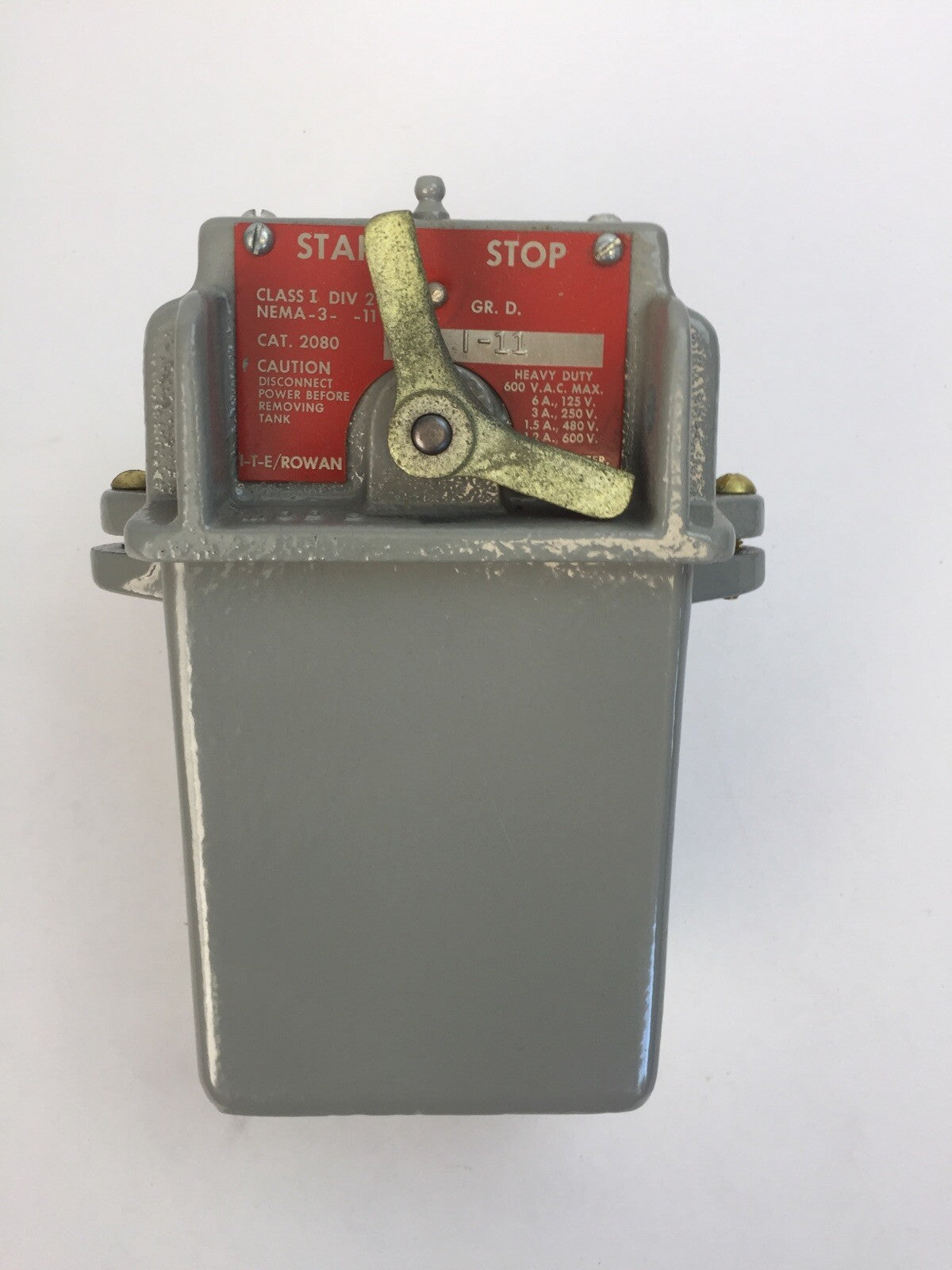 ITE ROWAN 2080-I-11 PUSH BUTTON STATION WITH ZERK 600VAC 6A/125V 3A/250V 1.5A/