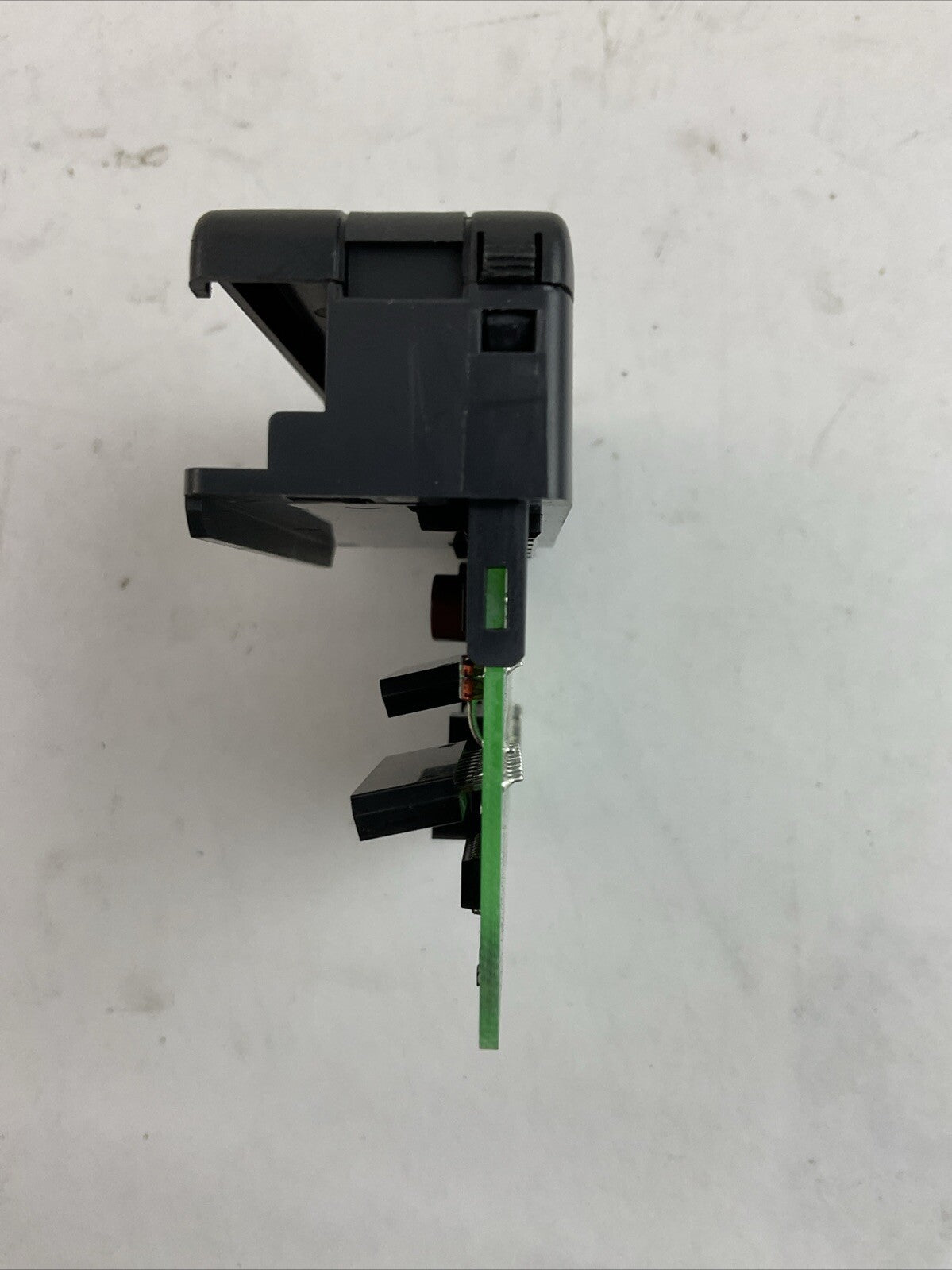 AUTOMATION DIRECT D2-08TD1 OUTPUT MODULE 12-24VDC