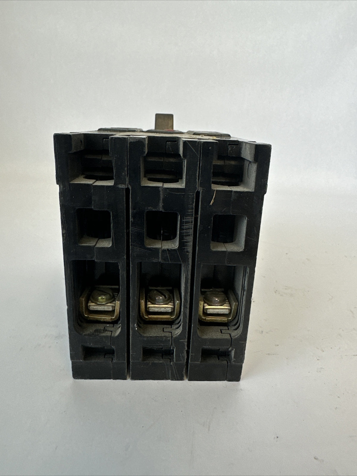 GOULD ITE E43B015 CIRCUIT BREAKER 15AMP 480VAC 3POLE