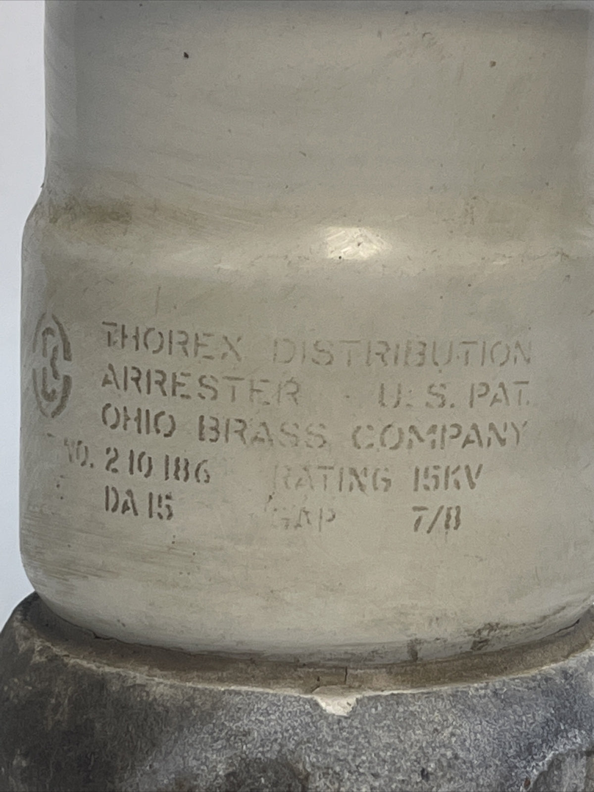 THOREX DISTRIBUTION ARRESTER 210186 TYPE DA15 15KV