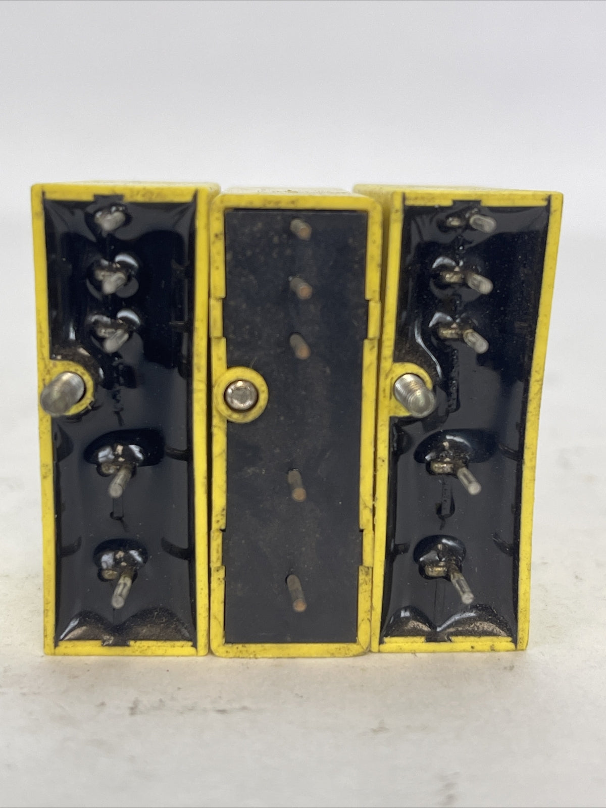 POTTER&BRUMFIELD/OPTO22 IAC-5 I/O MODULE INPUT 90-140VAC OUTPUT 30VDC (LOT OF 3)