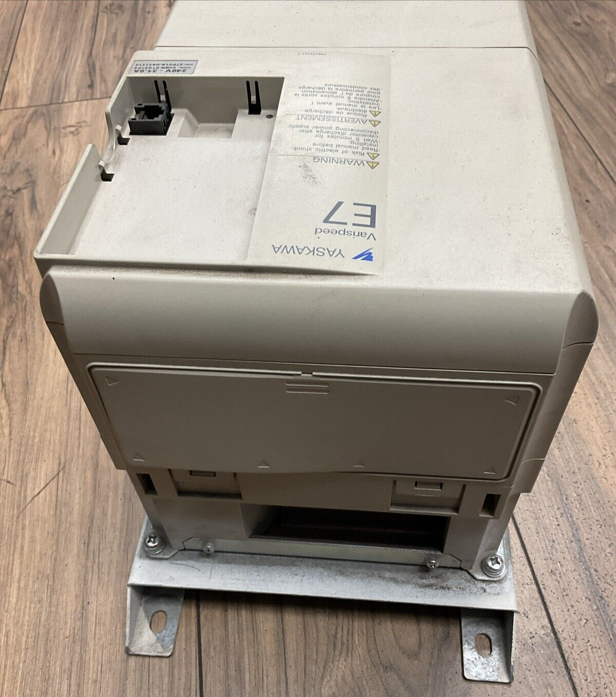 YASKAWA E7NVD024CGXY3 E7 DRIVE BYPASS OUTPUT 0-200VAC 3PH 24.2A INPUT 200VAC 3PH
