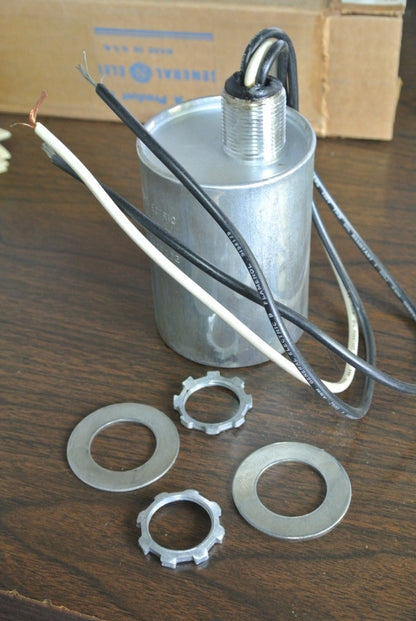 GE 9L15BCB002 THYRITE SECONDARY SURGE ARRESTOR, 0-650V, 2-POLE - NEW SURPLUS