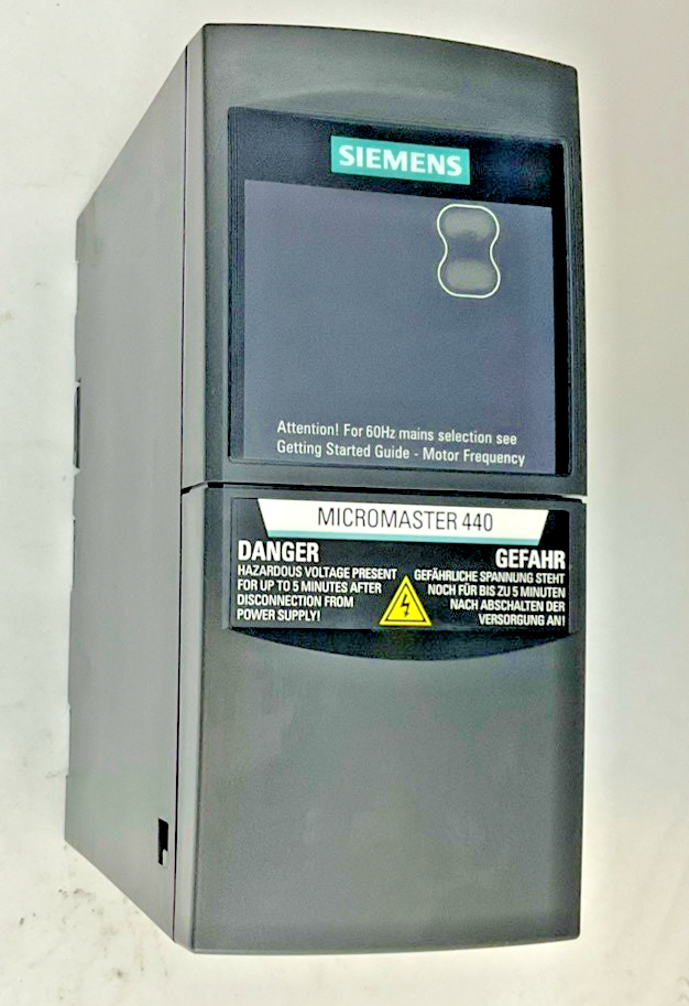 SIEMENS 6SE6440-2UC17-5AA1 MICROMASTER 440 DRIVE G02/2.20 550HZ 0.75KW