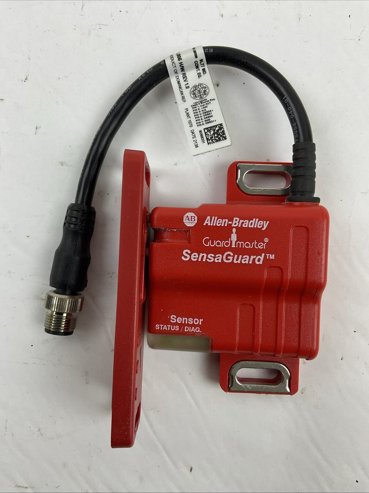 ALLEN BRADLEY 440N-Z21SS3PH SENSAGUARD NON-CONTACT SWITCH SER B F/W 1.005 H/W 1.