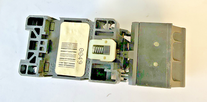 ALLEN BRADLEY 100-A09ND3 CONTACTOR SER B 600VAC 9A W/ 193-BSB60 RELAY 4-6A SER.B