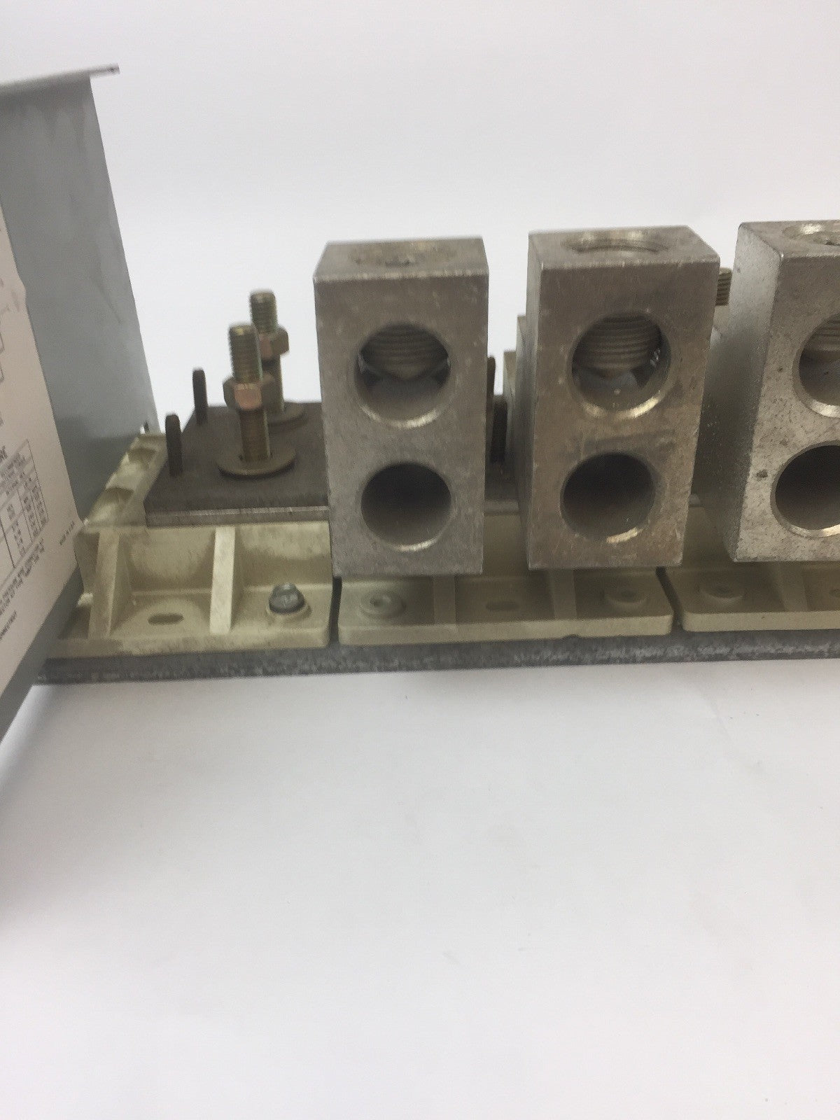 GE SPECTRO SERIES ANK120 NEUTRAL ASSEMBLY MOD 1 1200A MAX