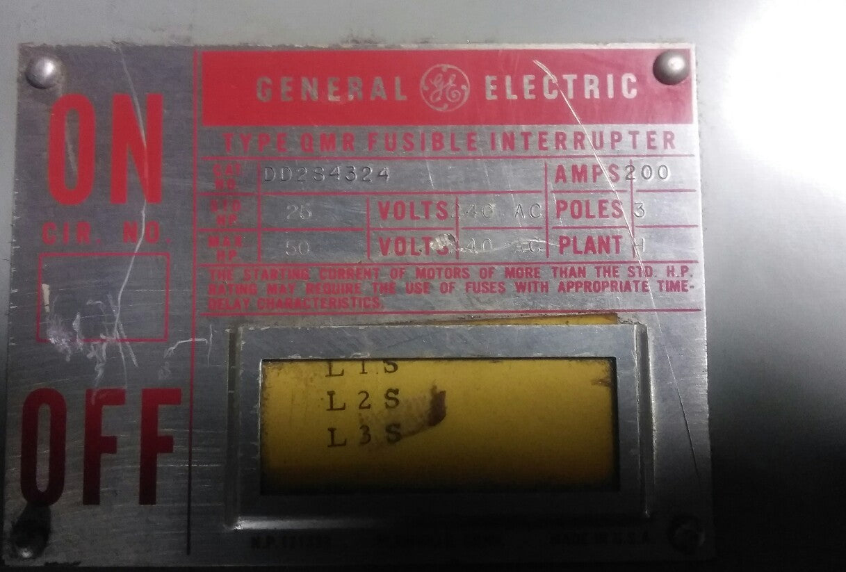 General Electric GE DD2S4324 - 200 AMP, 240 VAC 3-Pole FUSIBLE PANELBOARD SWITCH