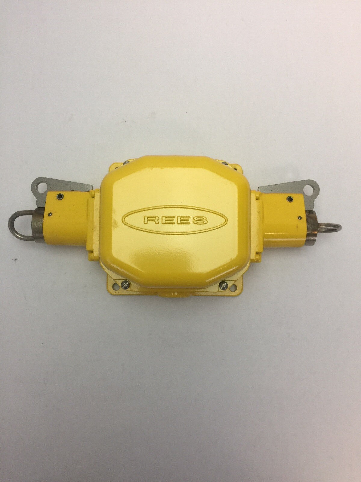 REES 04954-214 CABLE OPERATED SWITCH DOUBLE END LATCH PLATE 25# TRIP FORCE *2NO/