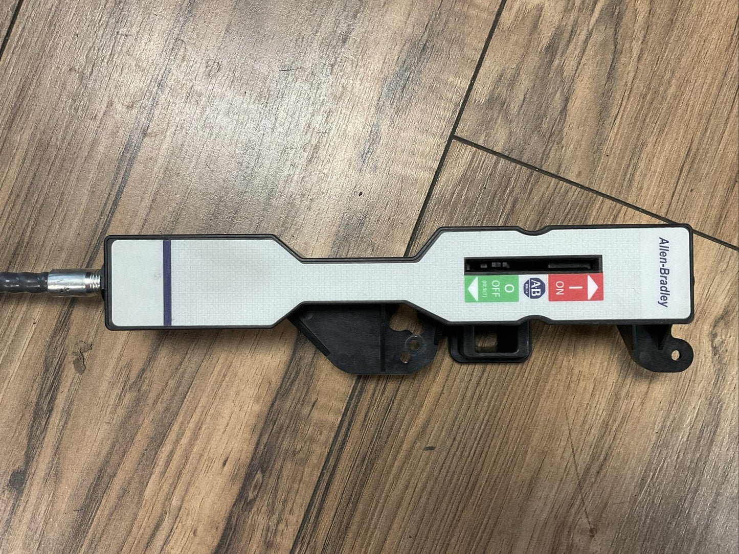 ALLEN BRADLEY 140G-G-FCX03 SER A FLEX CABLE OPERATOR MECHANISM