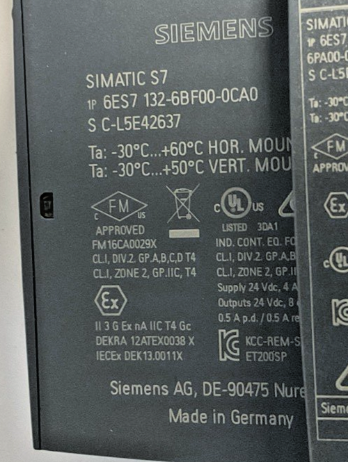 SIEMEN 6ES7 132-6BF00-0CA0 8X24V/0.5A DIGITAL INPUT MODULE W/BASE AND END MODULE